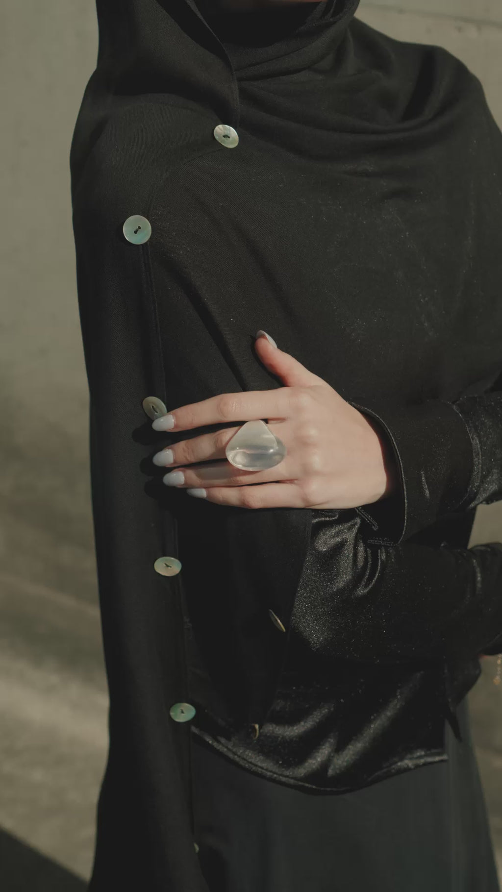 The Shell Button Hijab-Black