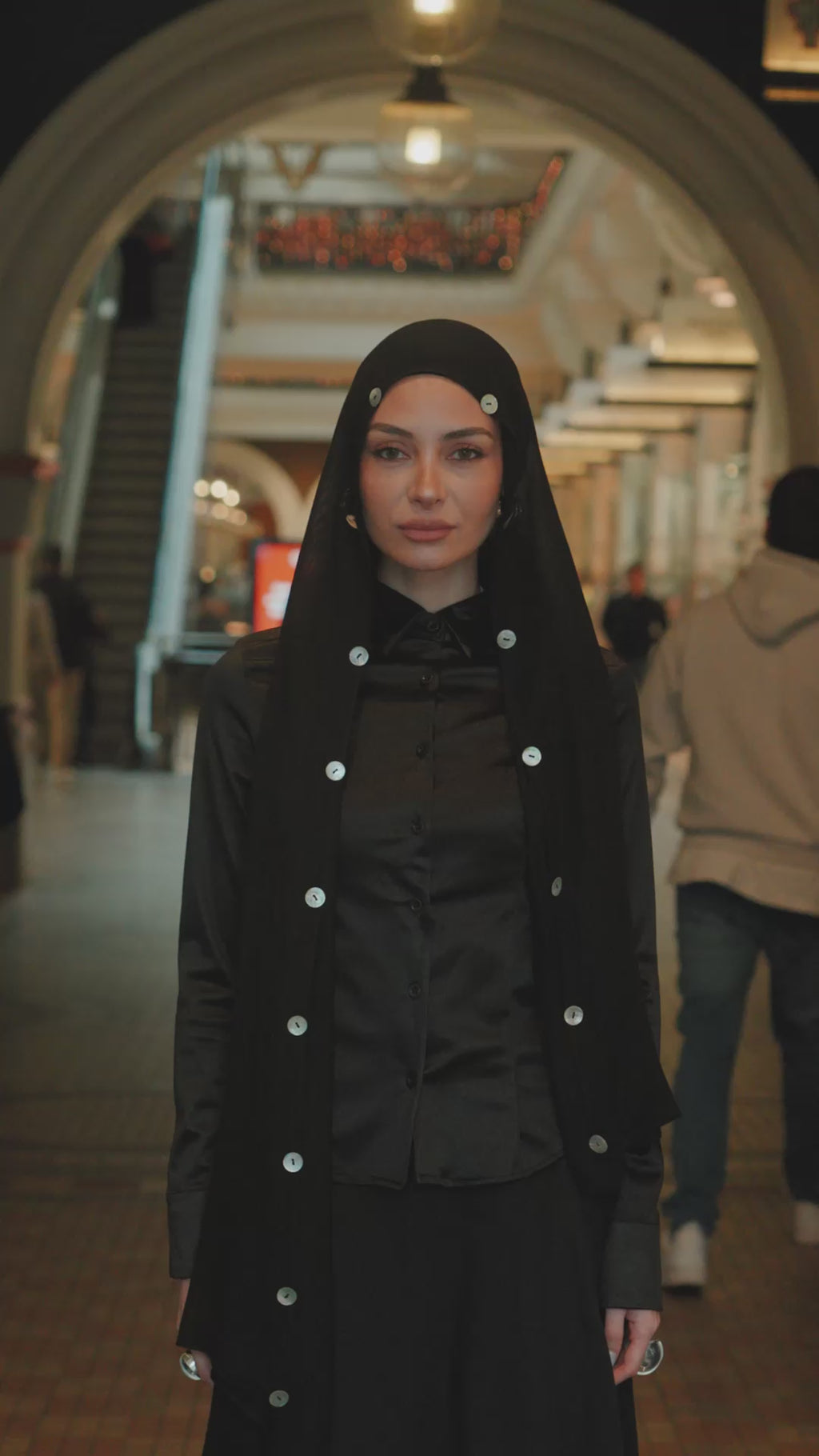 The Shell Button Hijab-Black